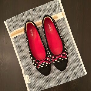 Vivaia Almond Toe Bows Flats, Tiana. Size 38.